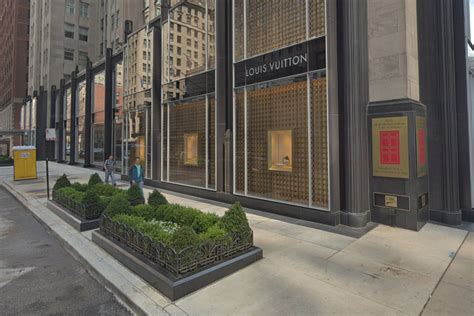 louis vuitton chicago store stolen.